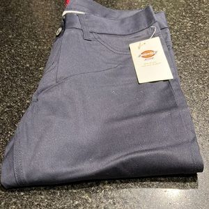 DickiesJuniors Women’s Skinny size 7